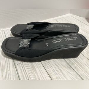 Donald J. Pliner Sandals black low wedge size 8.5